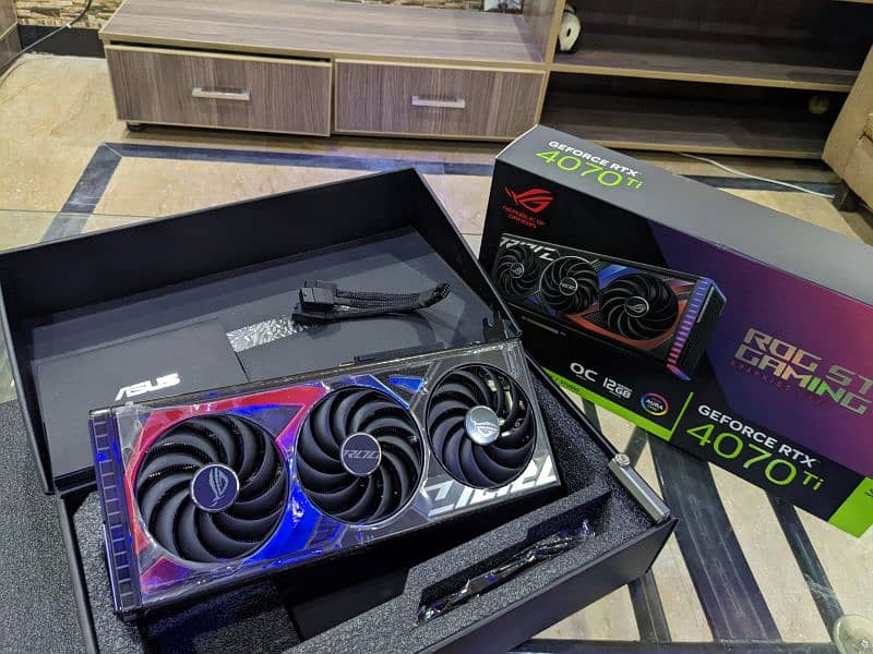 Asus Rog Strix 4070ti OC Edition 1