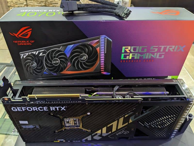 Asus Rog Strix 4070ti OC Edition 5