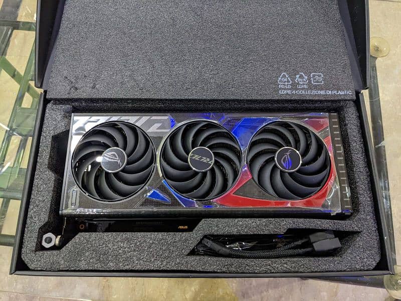 Asus Rog Strix 4070ti OC Edition 6