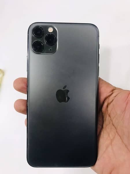 I phone 11 pro max 4