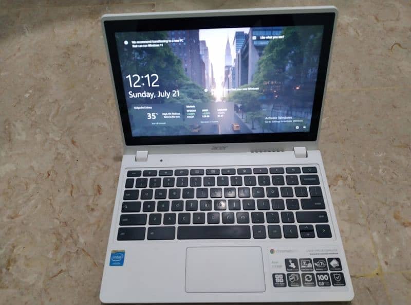 Acer Chromebook with windows 10 home 2