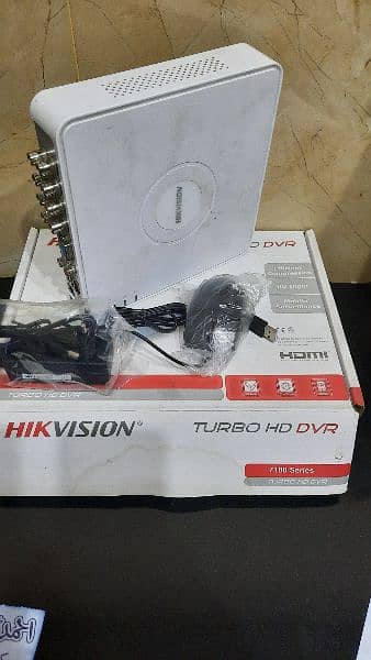 Hikvision 4MP and 8 channel DVR + Lcd 1