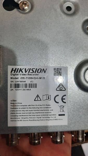 Hikvision 4MP and 8 channel DVR + Lcd 3