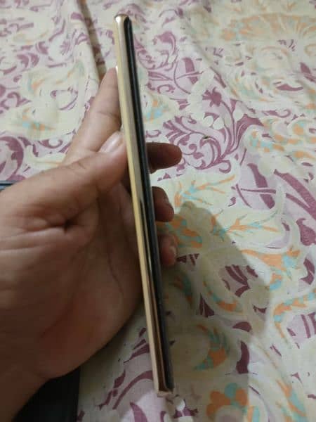 infinix zero 30 6month warrenty ( 8+8 256) 10by10 condition 4