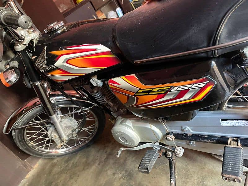 Honda CG 125 Model 2022 first owner Karachi registration all document 0