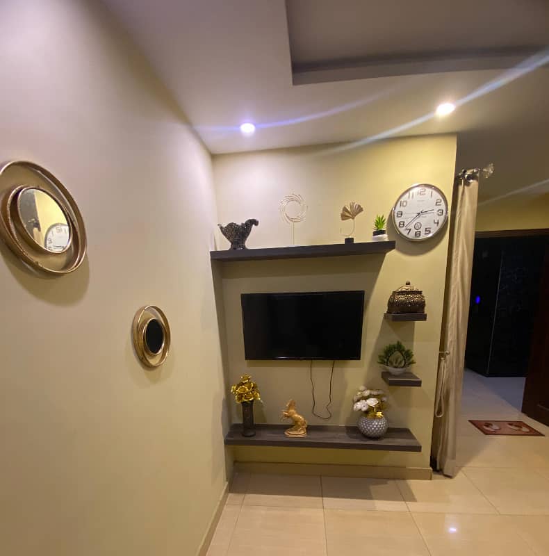 One bedroom VIP apartment for rent for 3to4 hours in bahria town 10