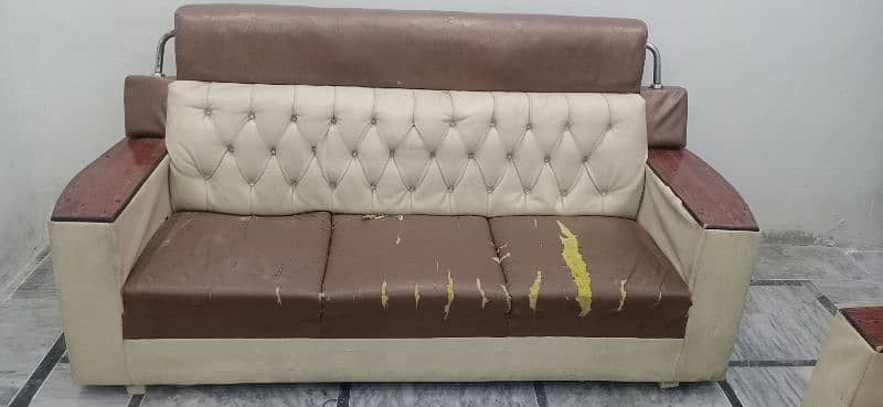 6 seater sofa set for sale. . . abdullah pull samundri road 1