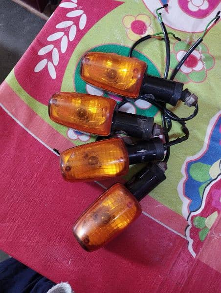 Honda dream original indicators good condition Ok & workings condition 1