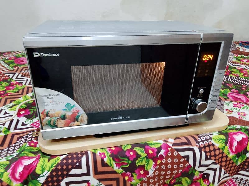 Dawlance microwave oven 2 in 1 grill Wala good neat clean condition 0