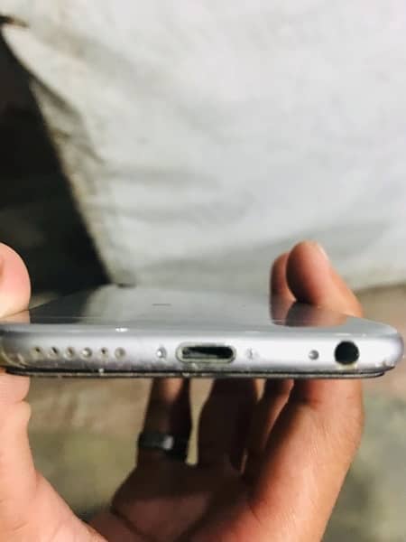 iphone 6   10/10 condition  urgent sale 2