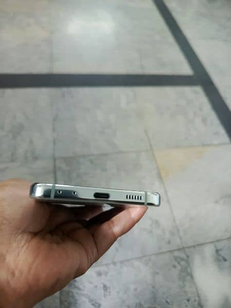 Samsung Galaxy Z Flip 5 Non-PTA 1