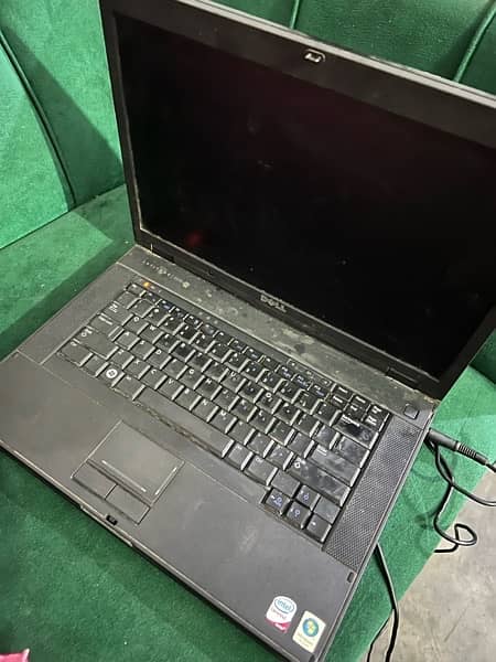 Dell cour 2 Duo laptop 0