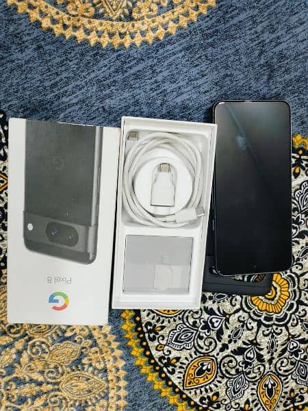 Google Pixel 8 with original box 2