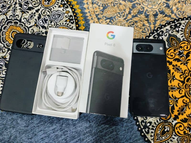 Google Pixel 8 with original box 3