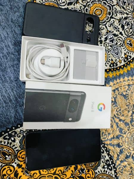 Google Pixel 8 with original box 4