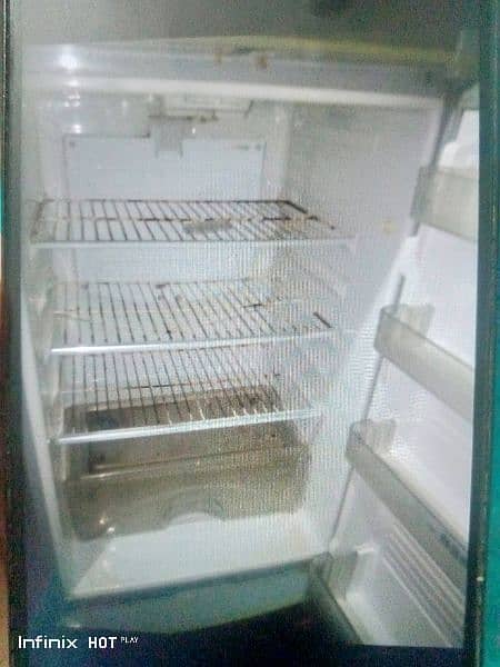 Fridge Urgent sale karna hai 4