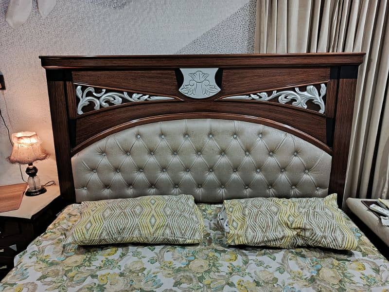 king size bed and dressing table for sale 10/10 condition 1