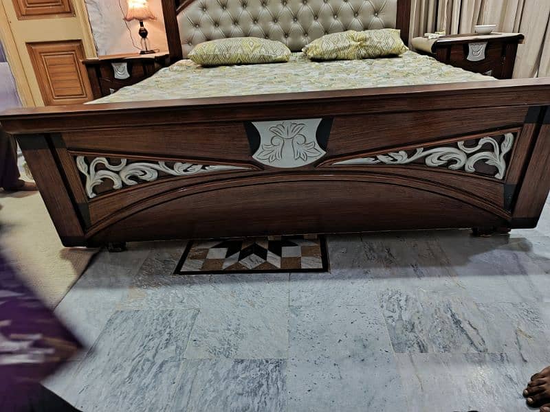 king size bed and dressing table for sale 10/10 condition 2