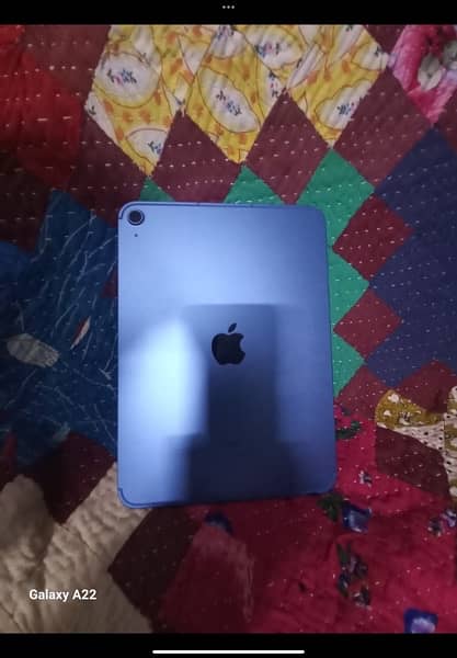 Apple Ipad 10 Wifi + Sim + Book Cover + Charging Cable 1