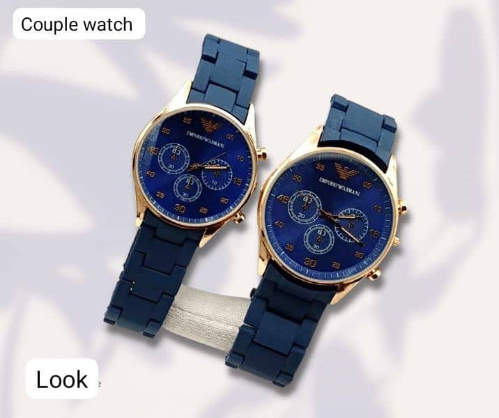 Beautiful cople . s wahch blue 0