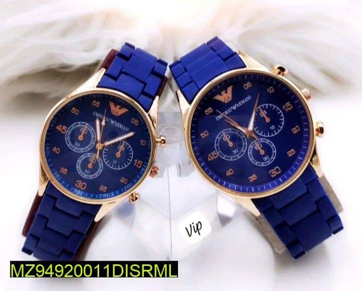 Beautiful cople . s wahch blue 1