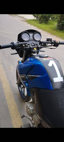 Yamaha YBR 125 4