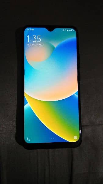 Vivo y17 mobile phone with Box 3