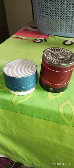 Bluetooth speaker for sell all ok ek spkr ka  volume ka button Loz he