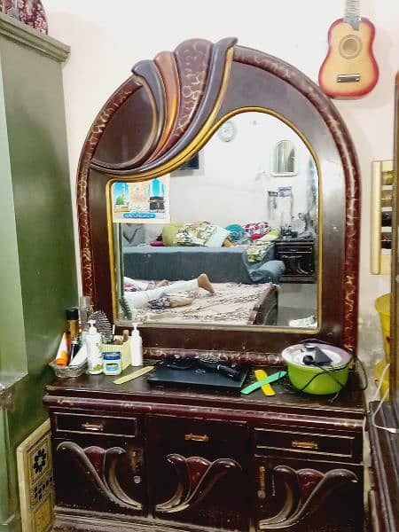 bed with showcase and dressing table 3