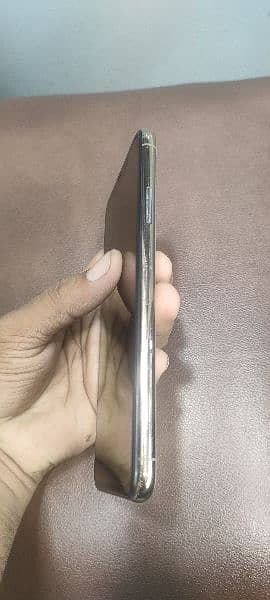 I phone 11 pro max  256 gb factory unlock 1