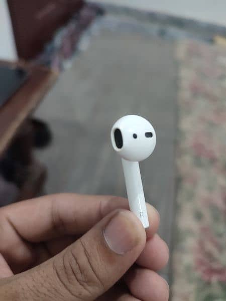 Apple Airpods 2nd Generation ( original ) 3