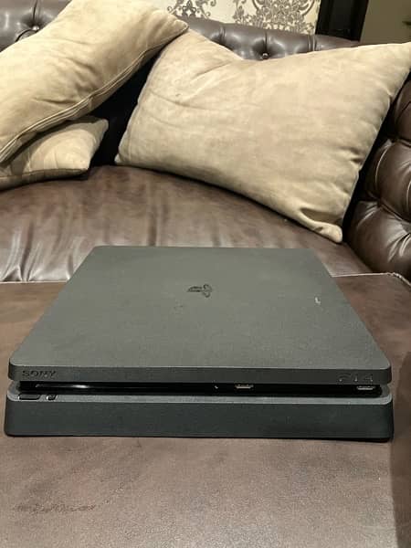 PS4 slim 1tb (1000gb) 1