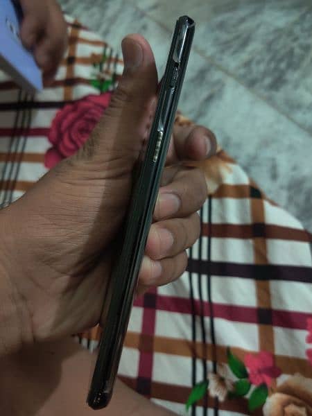 One Plus 6T 8/128 Lush Condition 2