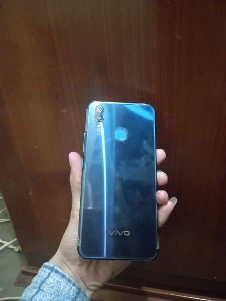 vivo y11  condition 10 by 9 all ok h 3 32 ha 2