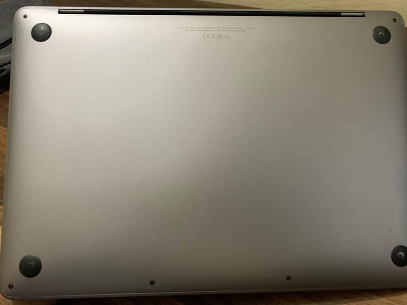 MacBook Pro 2020 - 13" Intel Core i5, 8GB RAM, 256GB SSD - Like New 9