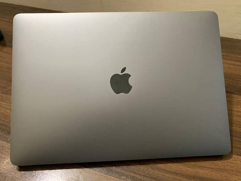 MacBook Pro 2020 - 13" Intel Core i5, 8GB RAM, 256GB SSD - Like New 10