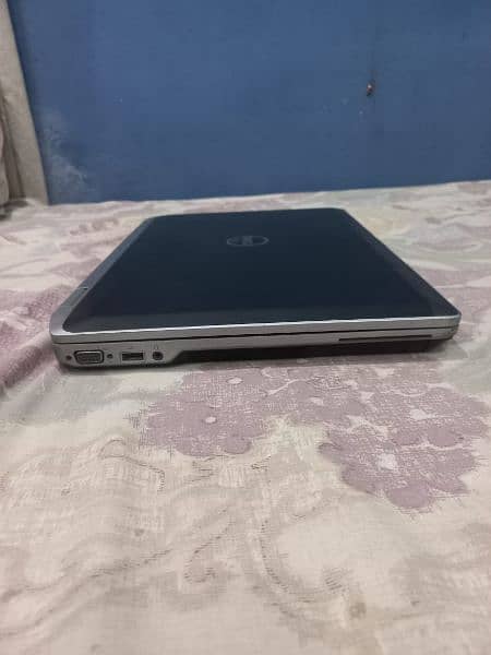 Dell Laptop 4