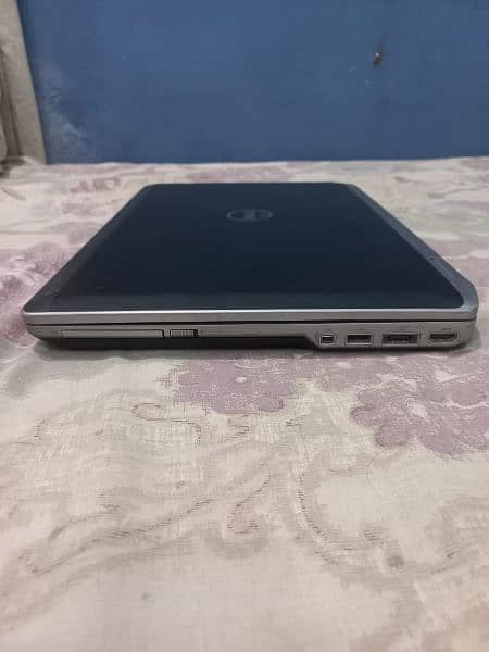 Dell Laptop 9