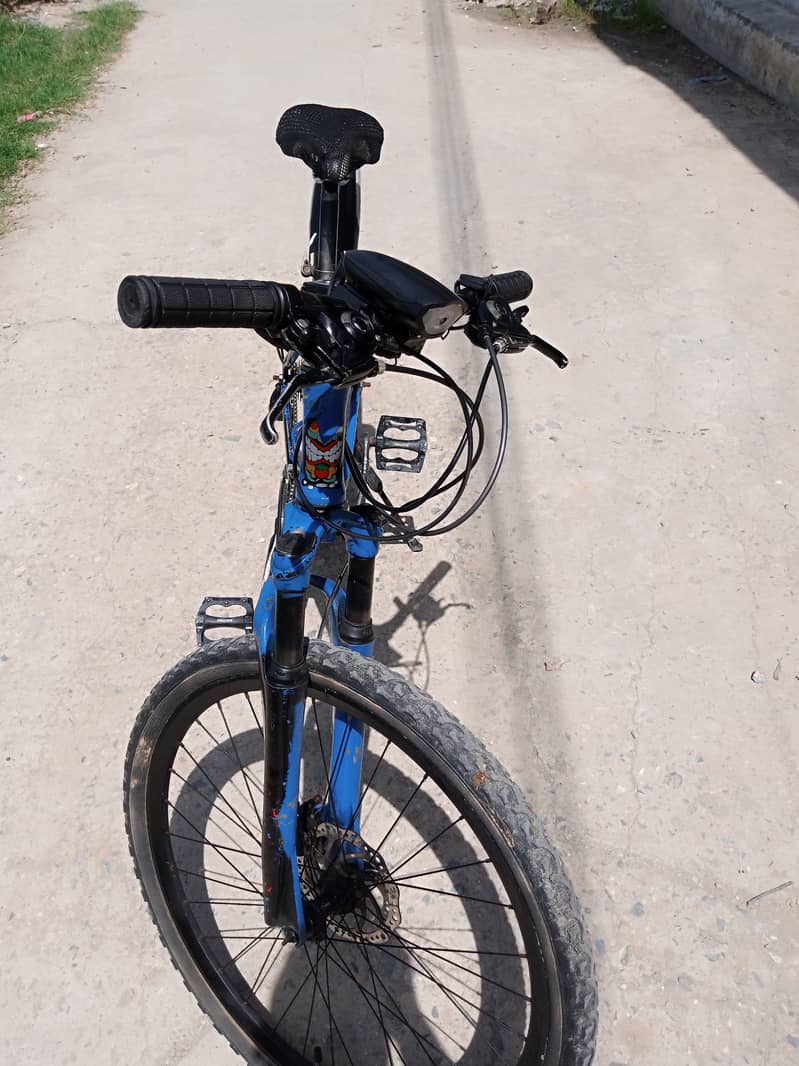 Mountain bicycle with chargeable light  Good Condition, 9.5/10 4