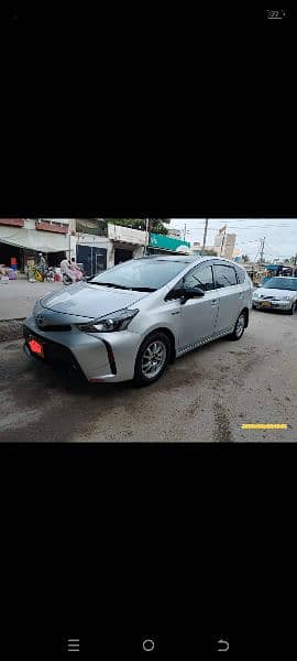 Toyota Prius Alpha 2012 5