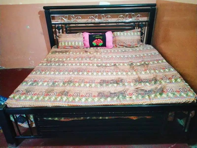 Bed for sell, mattress for sell, Selling my bed in karachi 0