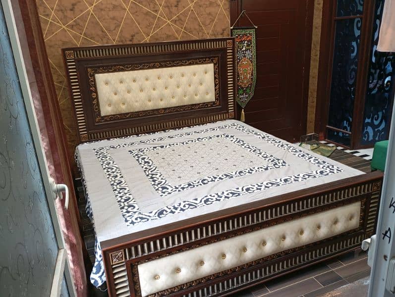 bed in shisham wood 1