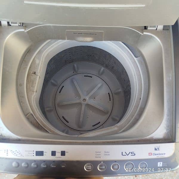 dowlance automatic washing machine,8 to 10kg. used like New. 3