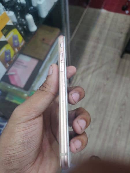 Apple Iphone 8 non pta factory unlocked 5