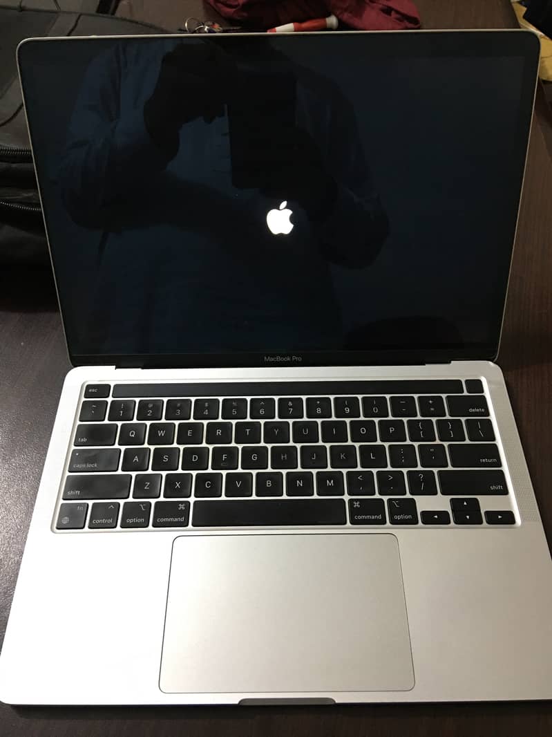 Macbook Pro  | M1 | 8GB | 250GB | 13-inch | little scratch on Body 9