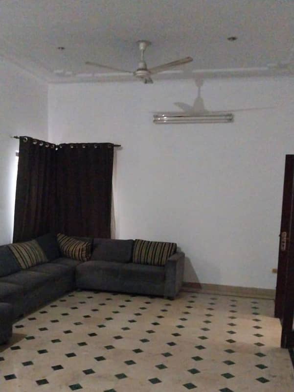 1 KANAL UPPER PORTION FOR RENT AAT THE PRIME LOCATION OF JOHAR TOWN WITH REASONABLE PRICE 2