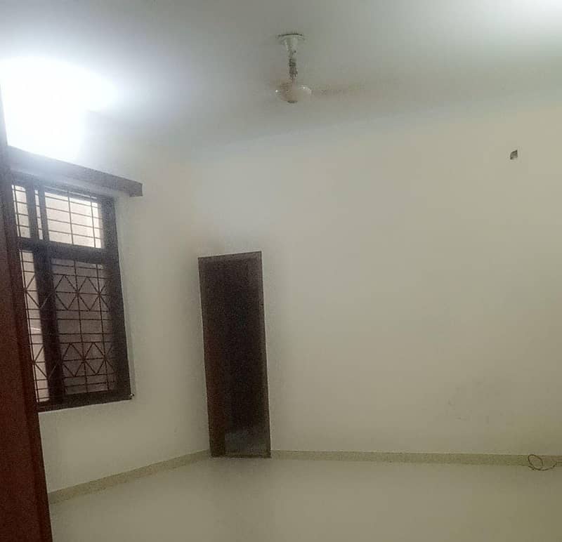 1 KANAL UPPER PORTION FOR RENT AAT THE PRIME LOCATION OF JOHAR TOWN WITH REASONABLE PRICE 4