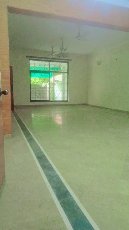 1 KANAL UPPER PORTION FOR RENT AAT THE PRIME LOCATION OF JOHAR TOWN WITH REASONABLE PRICE 7