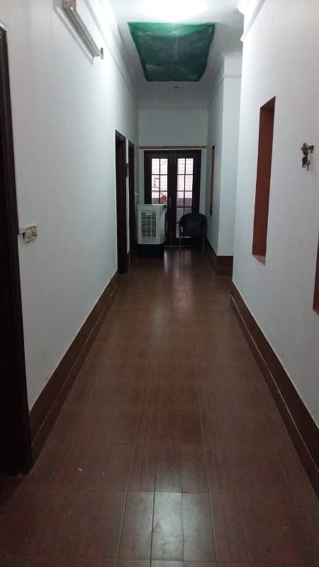 1 KANAL UPPER PORTION FOR RENT AAT THE PRIME LOCATION OF JOHAR TOWN WITH REASONABLE PRICE 12