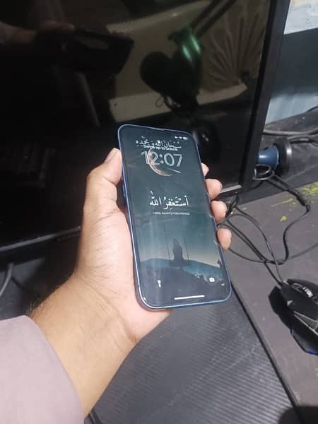 Iphone 13 10/9 minor back crack exchange possible 12 pro 1